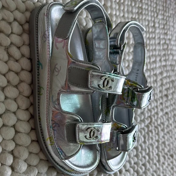 CHANEL Silver Sandals with Iconic CC Logo - Picture 2 of 4